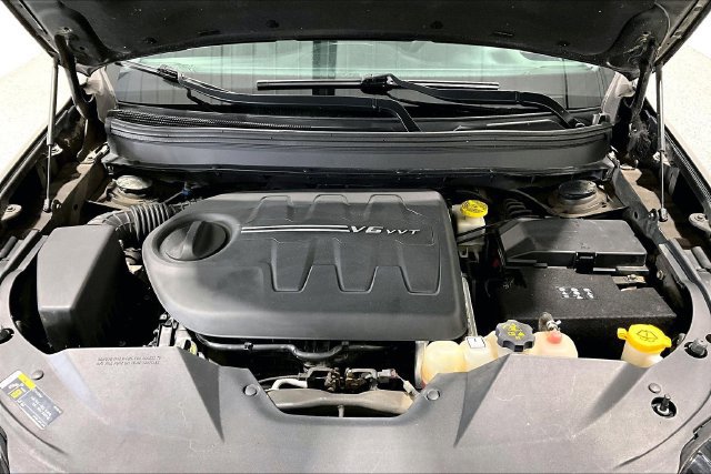 Used 2019 Jeep Cherokee Latitude w/ Comfort & Convenience Group AWD/4WD image 40