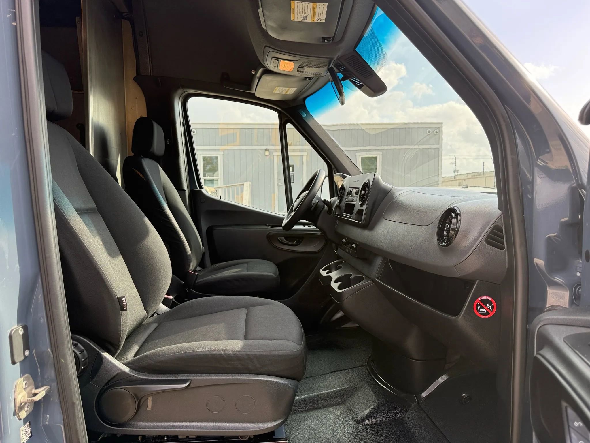 Used 2019 Mercedes-Benz Sprinter 144 image 7