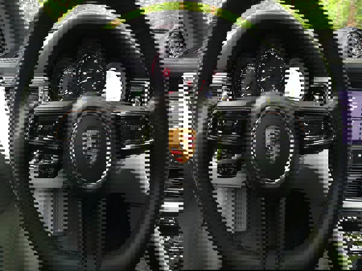 Used 2023 Porsche Macan image 30