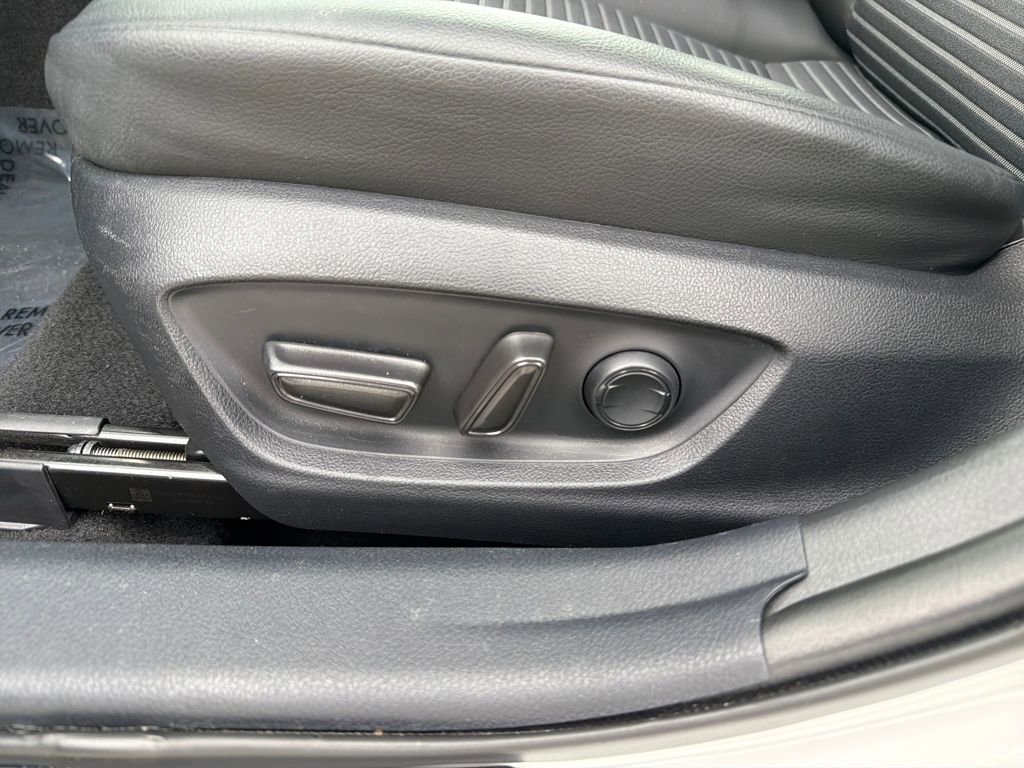 Used 2022 Toyota Camry SE w/ Convenience Package image 15