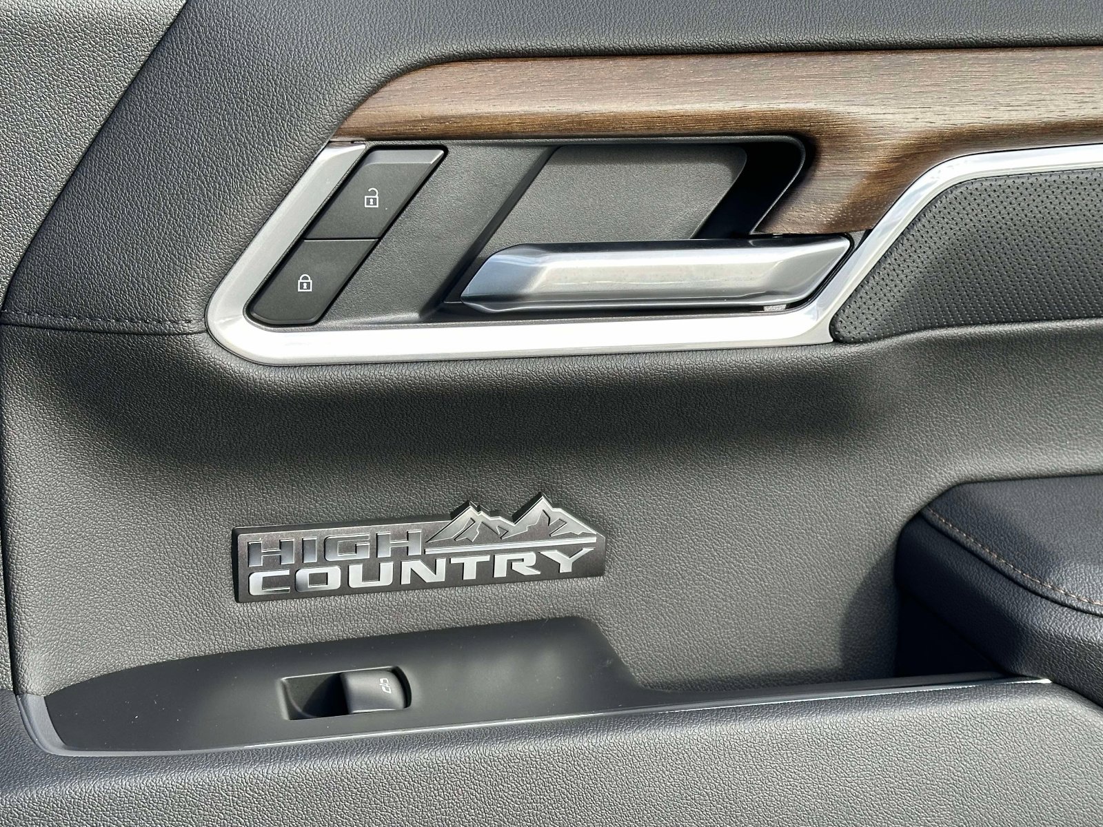 Certified 2025 Chevrolet Silverado 1500 High Country w/ Midnight Edition image 26