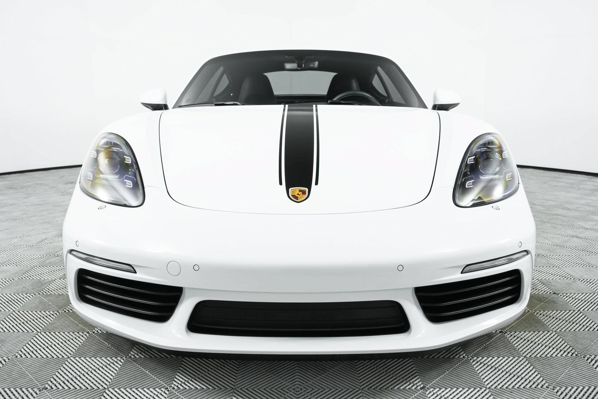 Used 2025 Porsche 718 Cayman RWD image 69