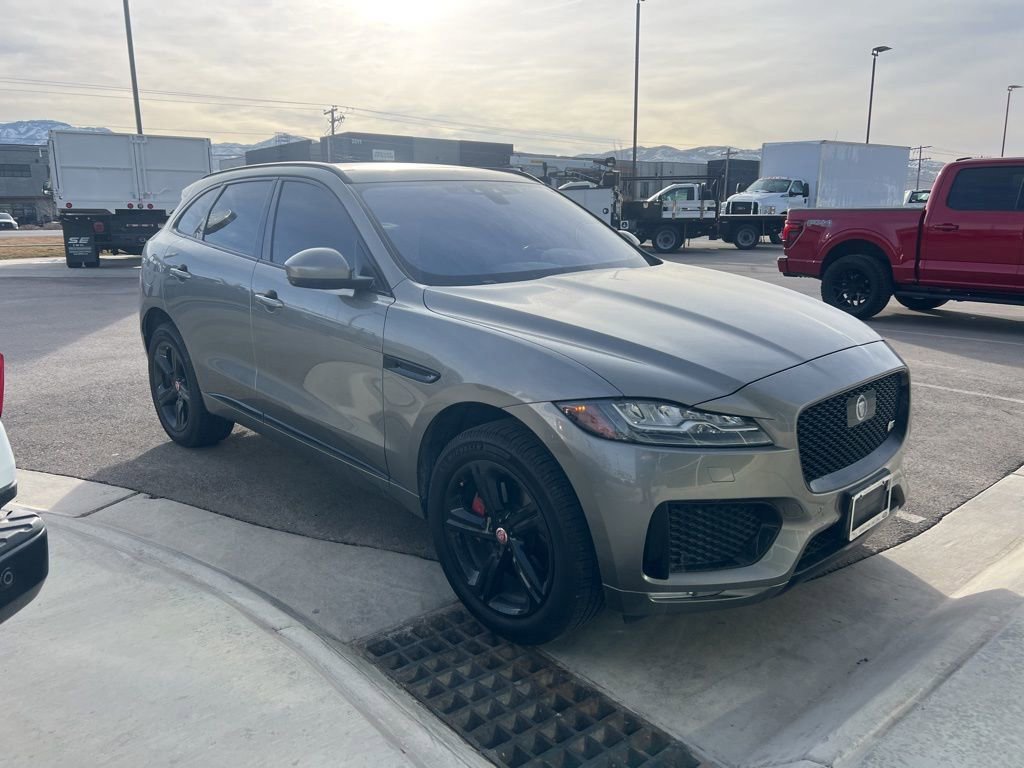 Used 2020 Jaguar F-PACE S image 2