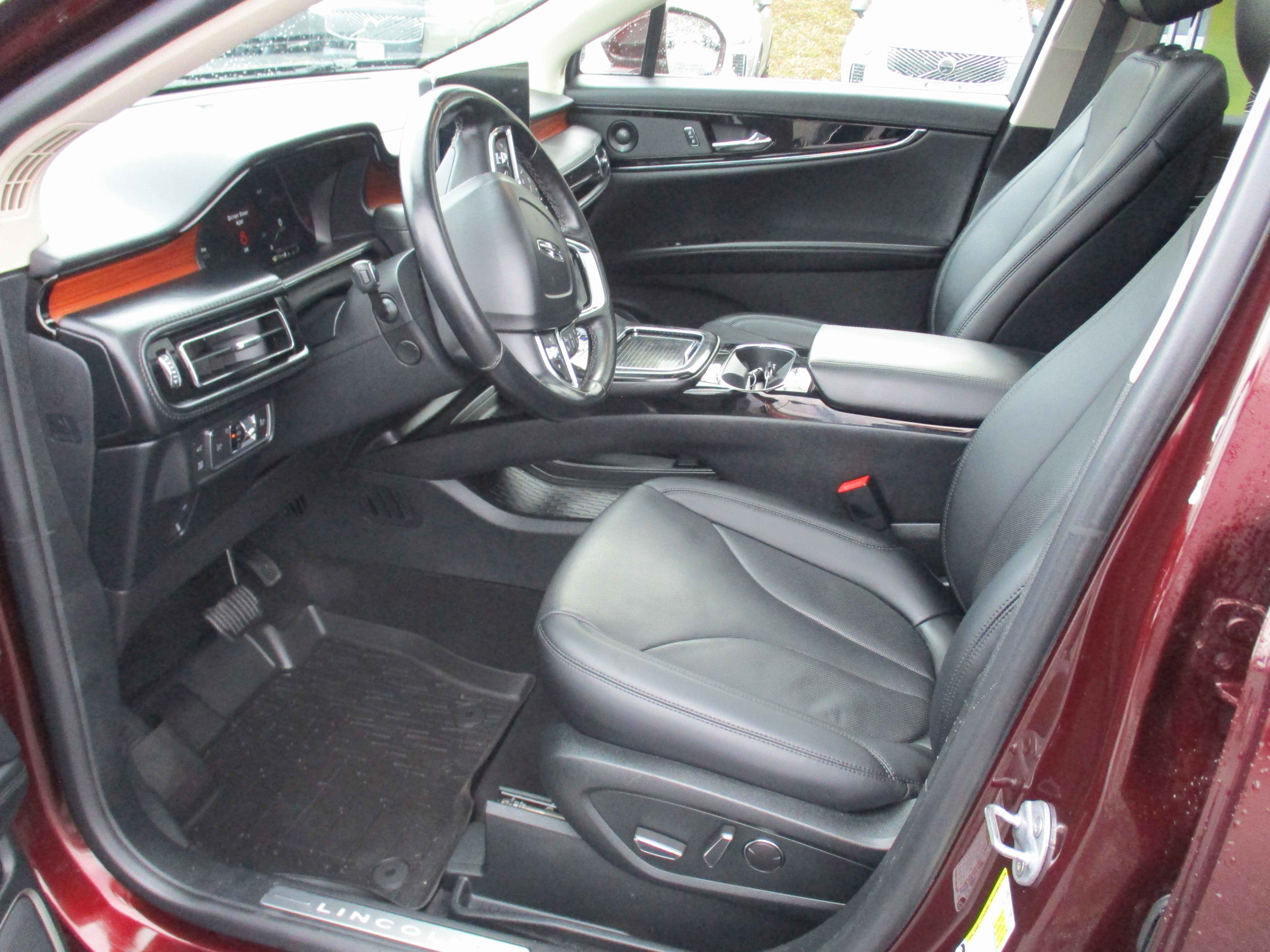 Used 2022 Lincoln Nautilus Reserve w/ Luxury Package AWD/4WD image 12