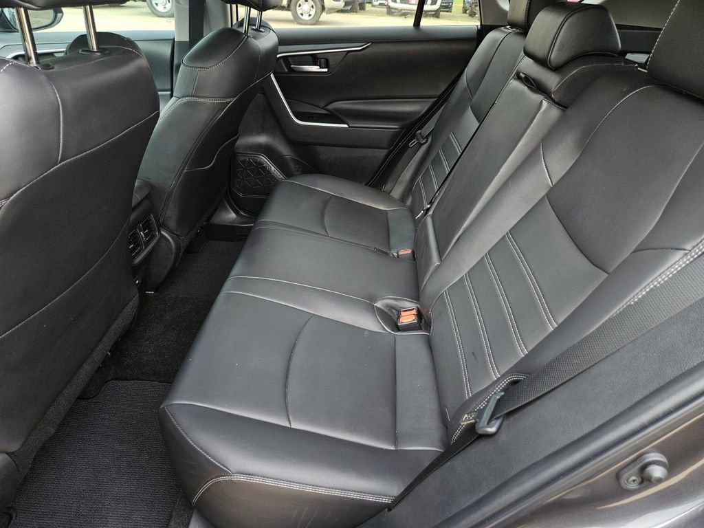 Used 2023 Toyota RAV4 XLE Premium image 28