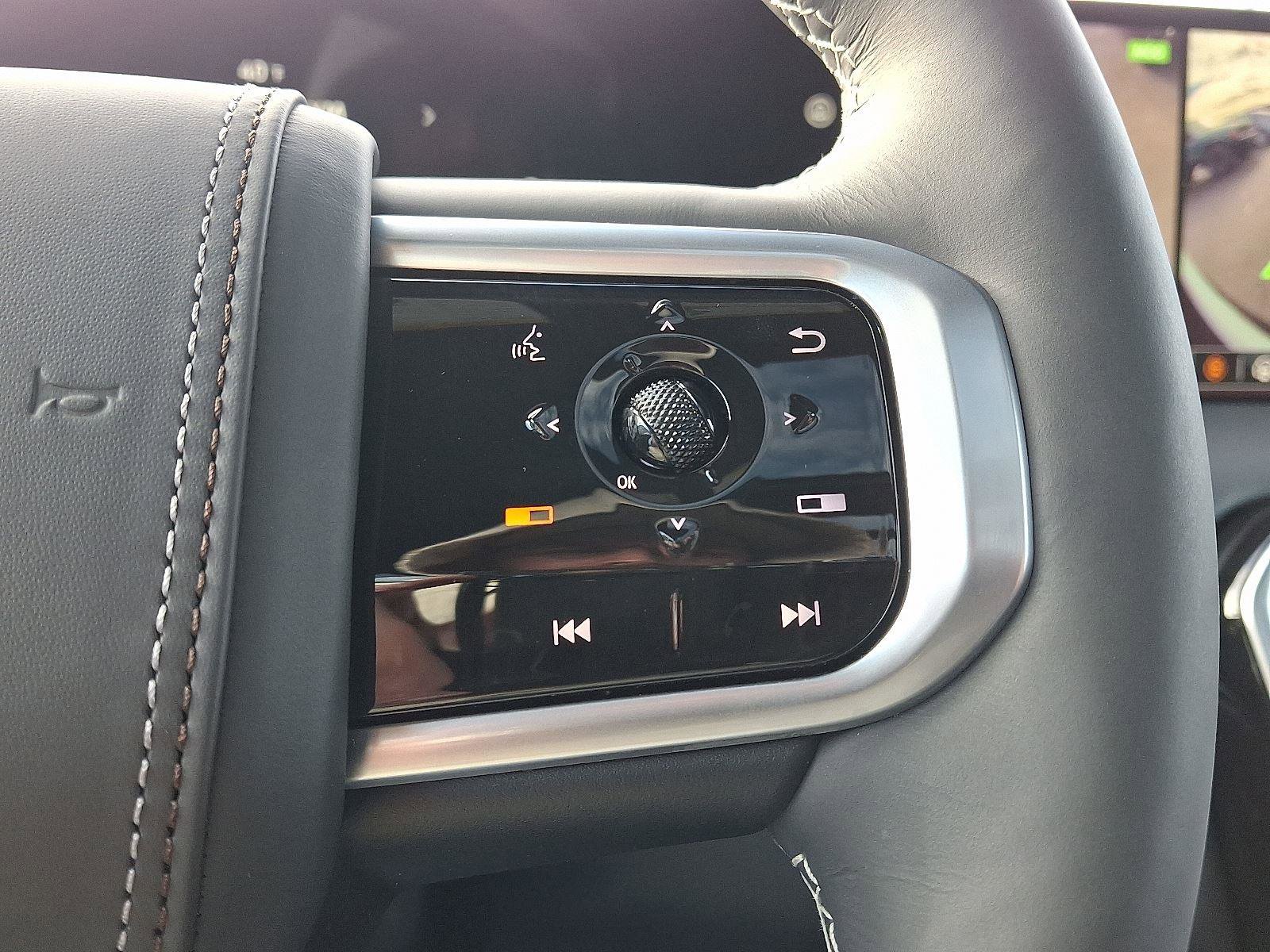 Used 2025 Nissan Armada Platinum Reserve w/ Convenience Package image 25