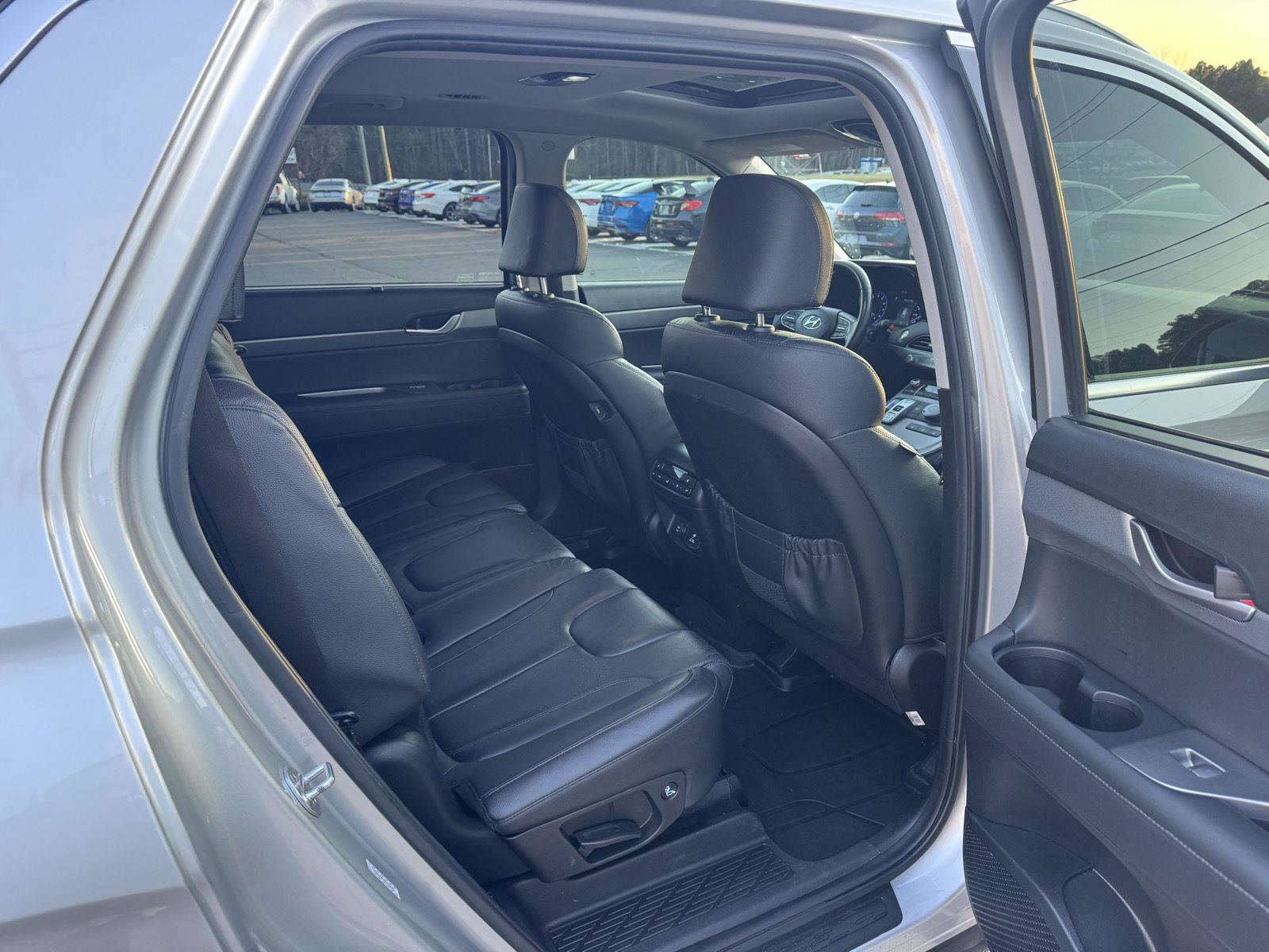 Used 2022 Hyundai Palisade SEL w/ 8P Bench Seat Package image 15