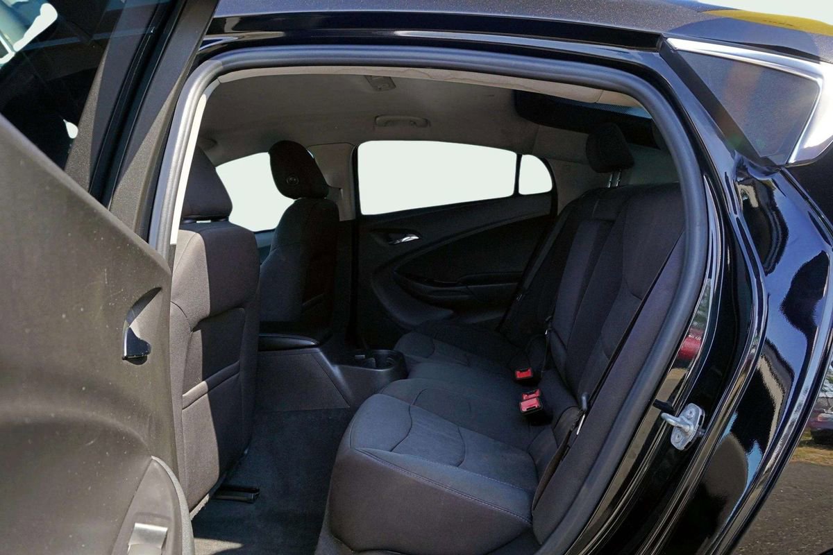 Used 2018 Chevrolet Volt LT image 17