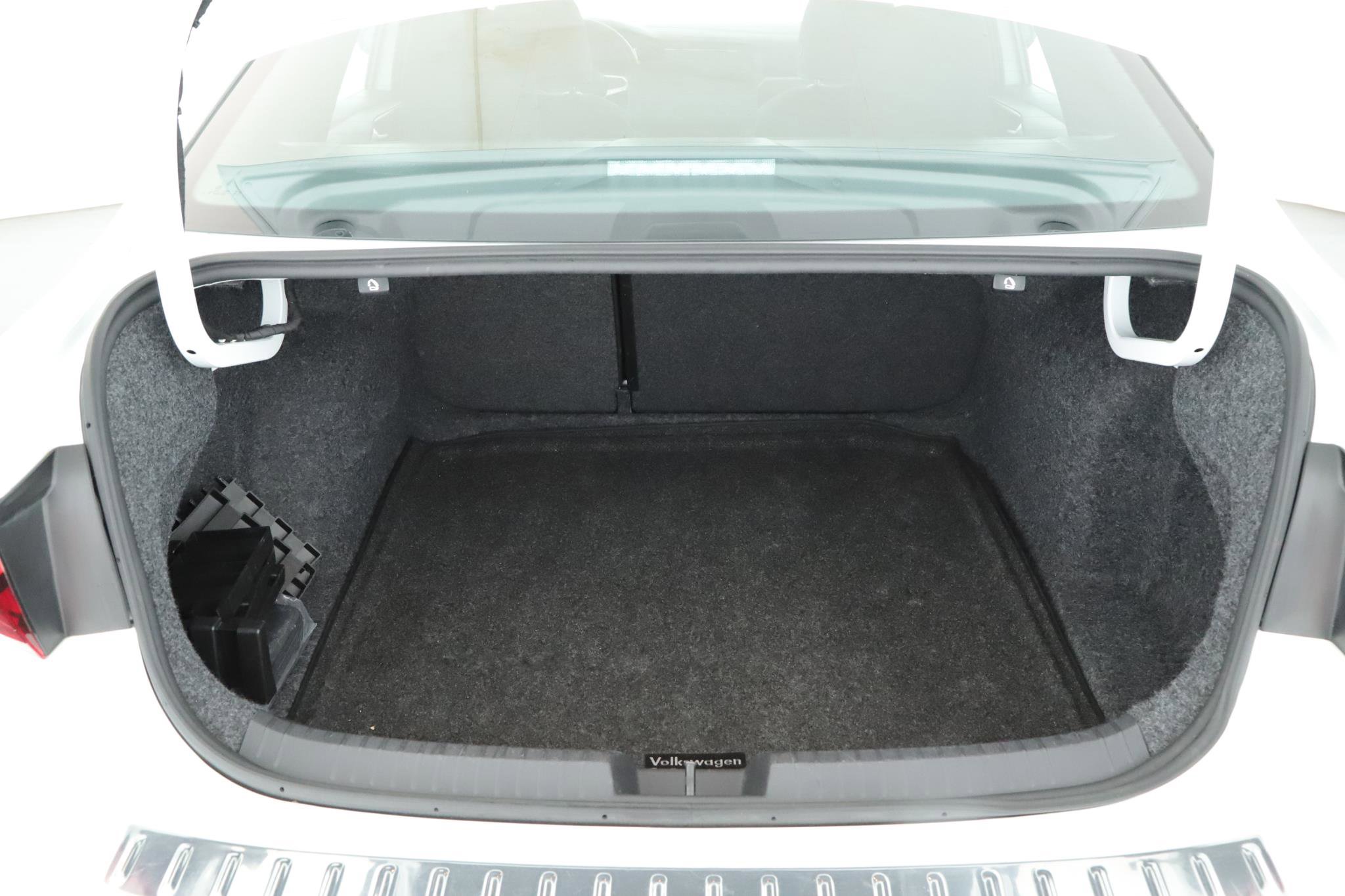 Used 2024 Volkswagen Jetta Sport image 14