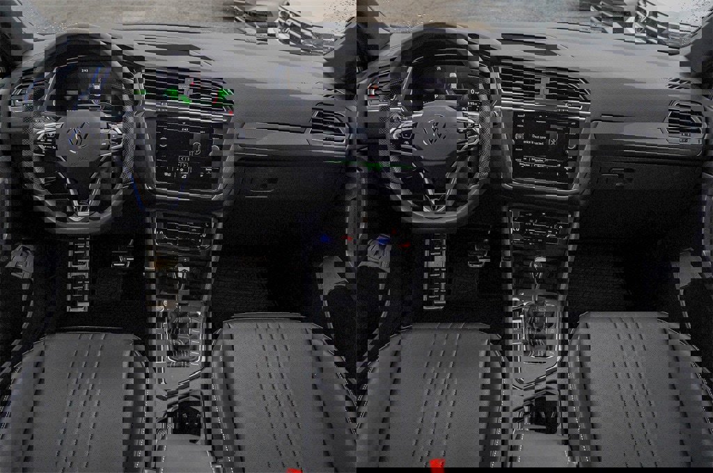 New 2024 Volkswagen Tiguan SE R-Line image 22