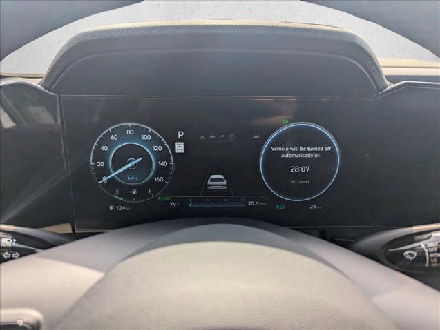 Certified 2025 Hyundai Elantra SEL image 12