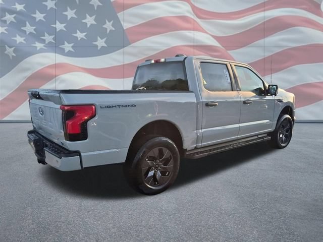 Used 2024 Ford F150 Lightning XLT AWD/4WD image 3