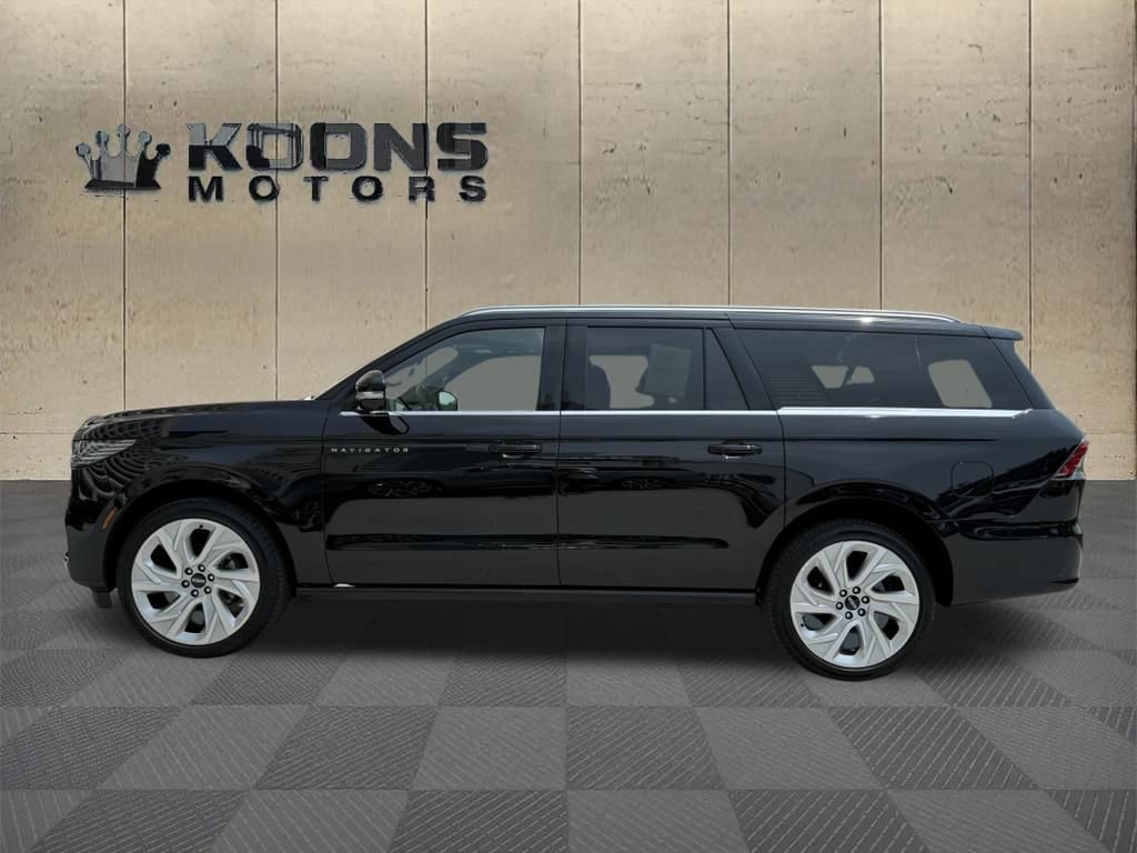 Certified 2025 Lincoln Navigator L Black Label AWD/4WD image 2