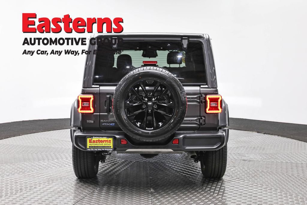 Used 2025 Jeep Wrangler Unlimited Sahara AWD/4WD image 6
