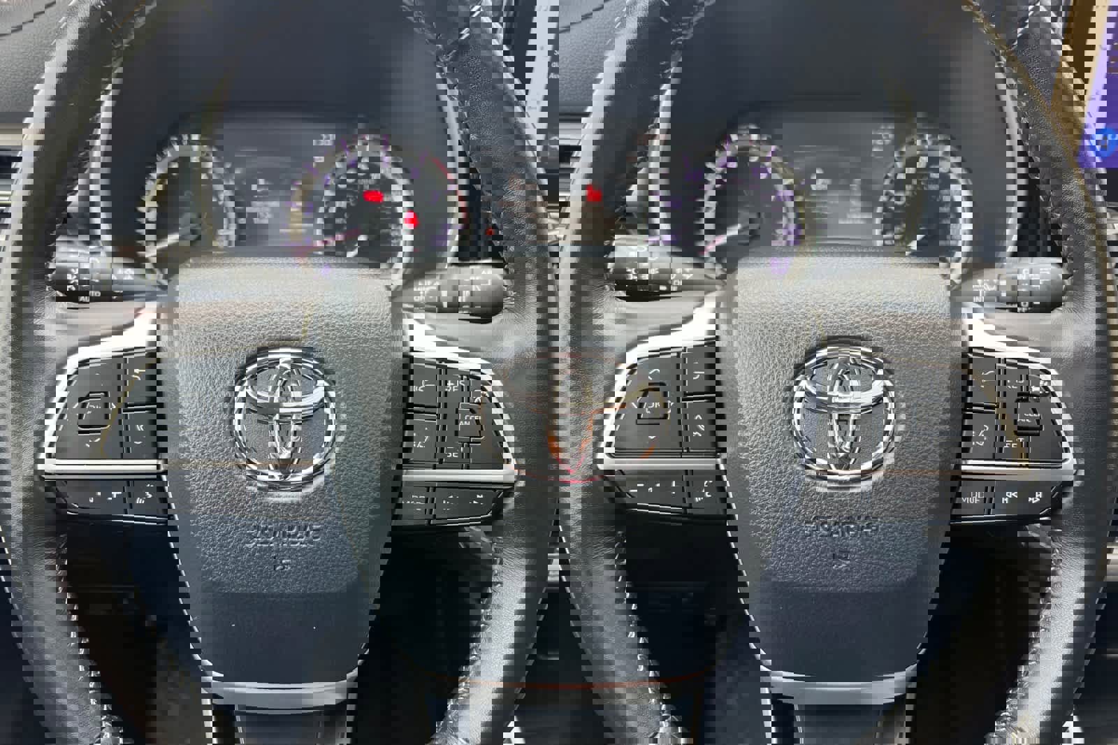 Used 2023 Toyota Highlander L image 26