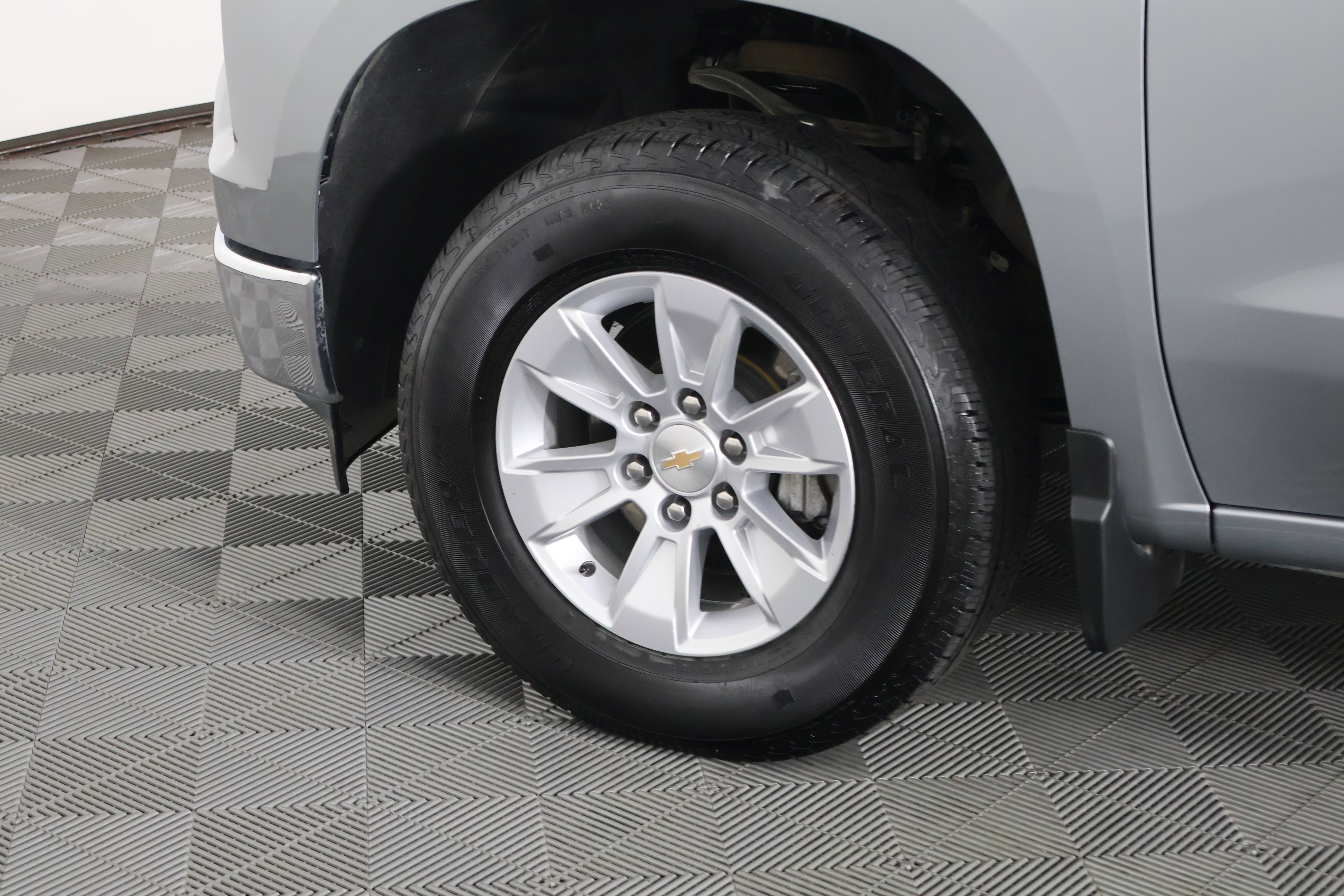 Used 2025 Chevrolet Silverado 1500 LT image 56