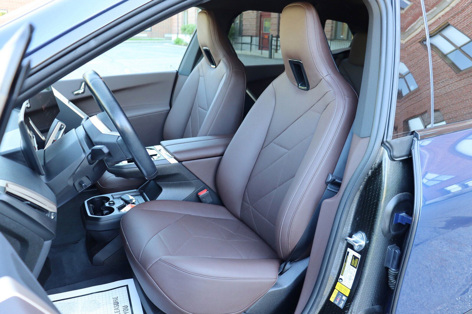 Used 2022 BMW iX xDrive50 w/ Convenience Package AWD/4WD image 12
