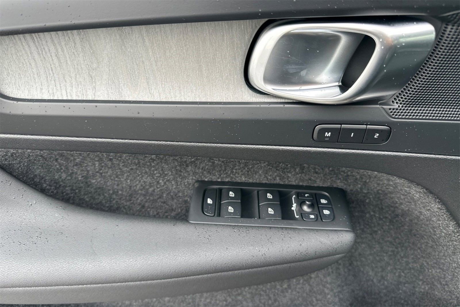 Certified 2025 Volvo XC40 B5 Core w/ Protection Package Premier image 12