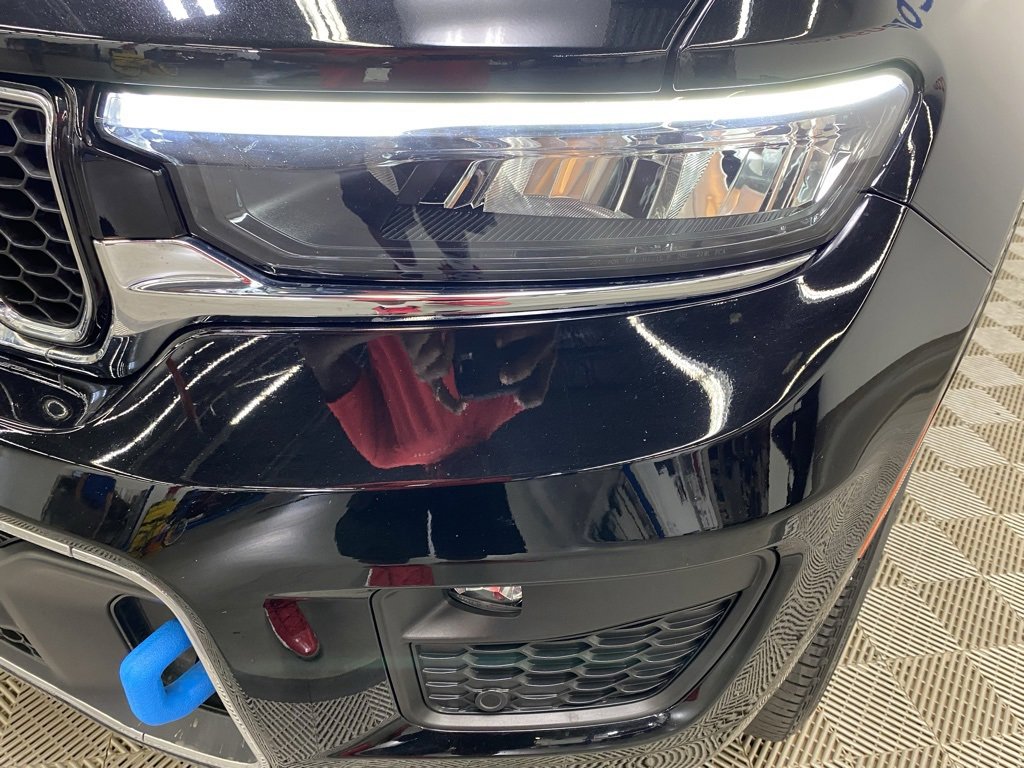 Used 2023 Jeep Grand Cherokee Overland w/ Luxury Tech Group IV image 7