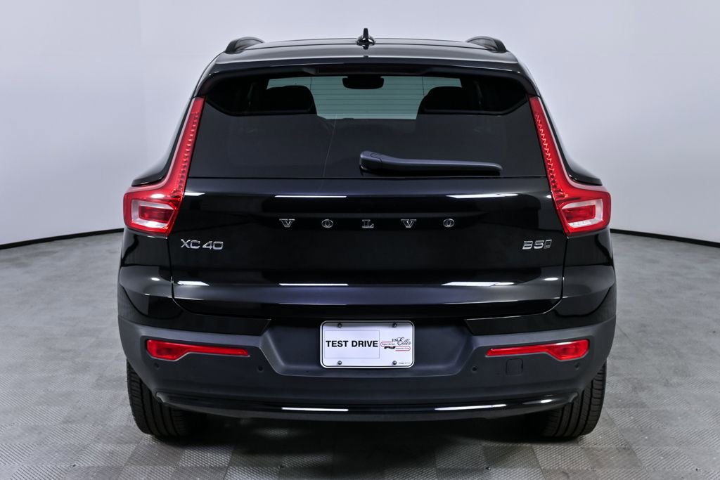 Certified 2025 Volvo XC40 B5 Plus image 30