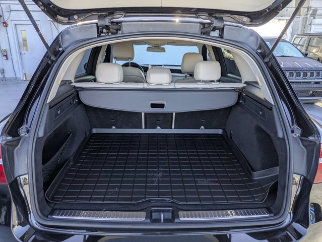 Used 2019 Mercedes-Benz GLC 300 4MATIC image 12