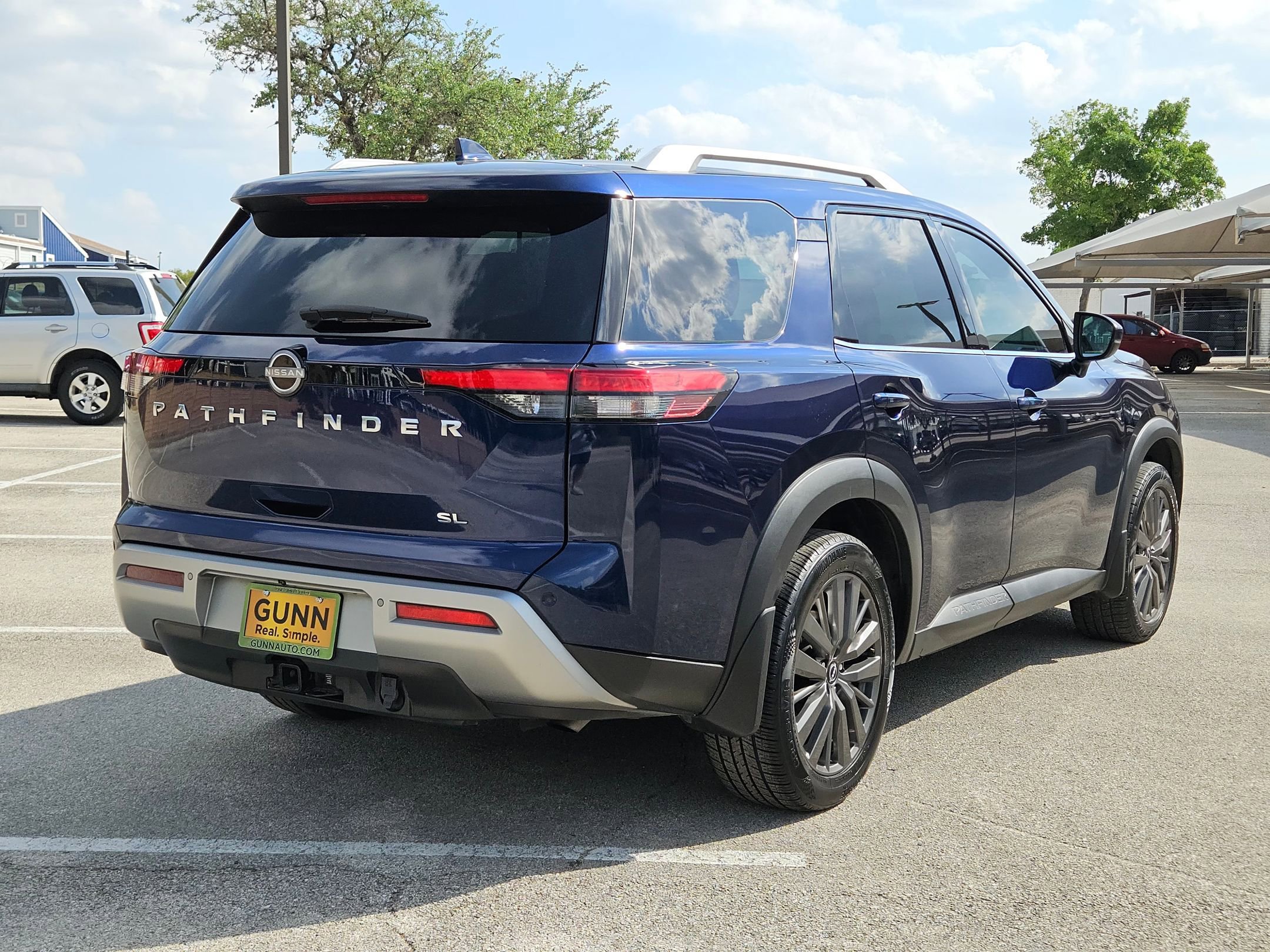 Used 2022 Nissan Pathfinder SL w/ SL Premium Package image 4