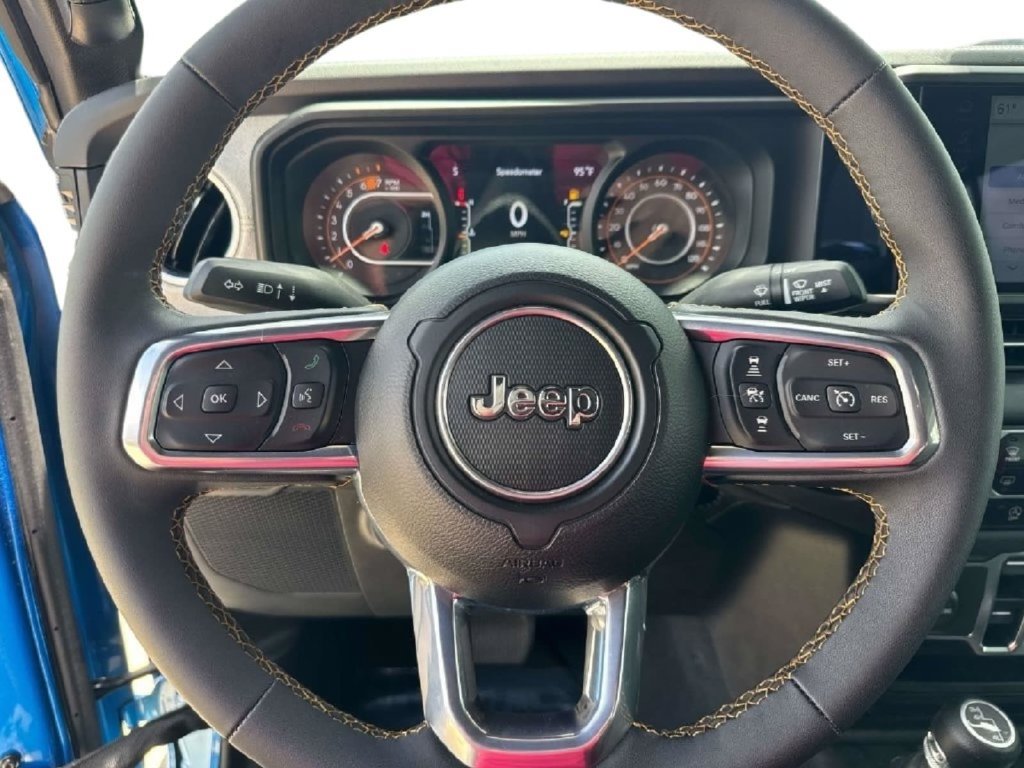 Used 2024 Jeep Wrangler Unlimited Sahara AWD/4WD image 27