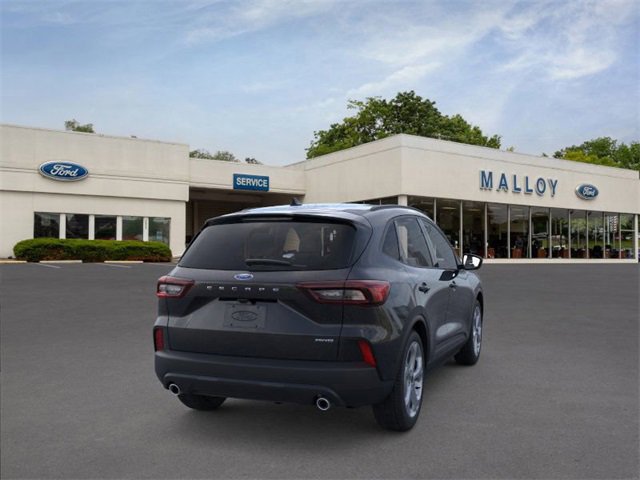 Used 2025 Ford Escape ST-Line w/ Cold Weather Package image 8