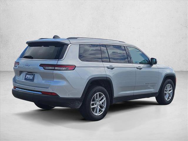 Used 2023 Jeep Grand Cherokee L Laredo AWD/4WD image 5