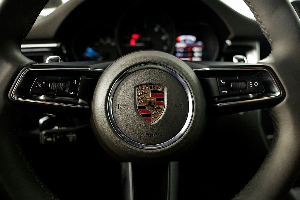 Certified 2025 Porsche Macan image 35
