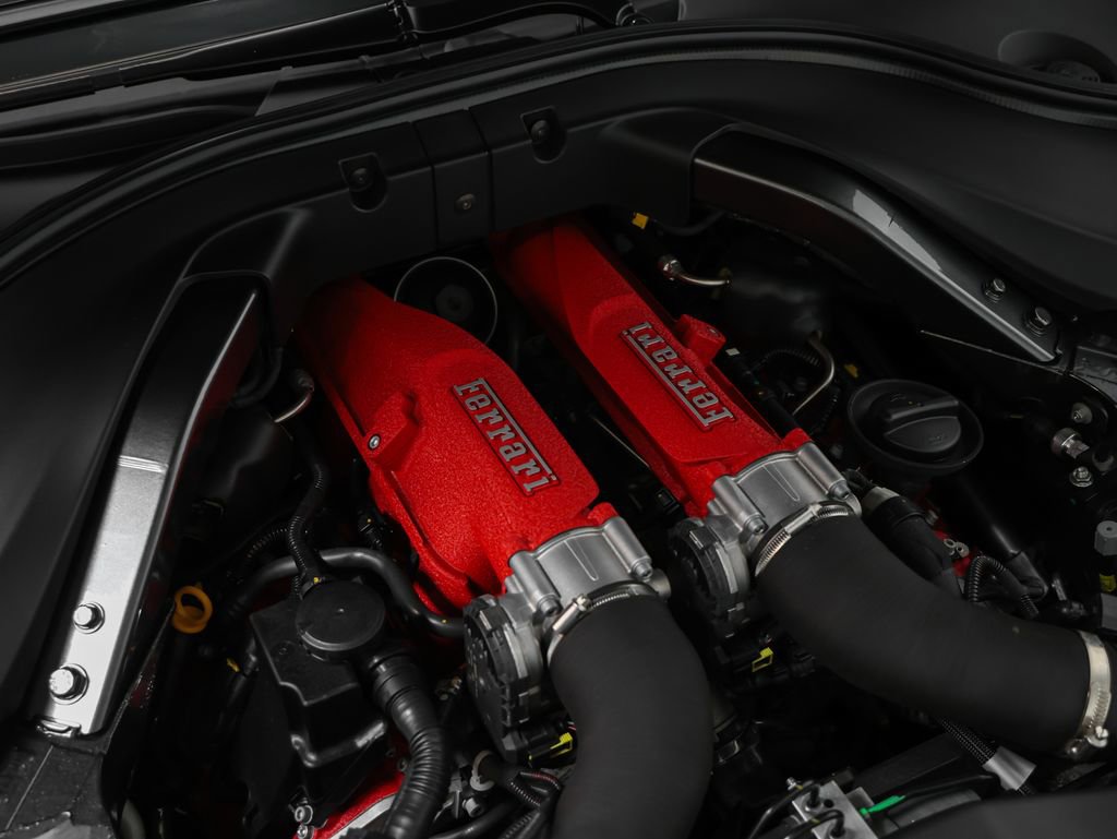Used 2022 Ferrari Roma image 13