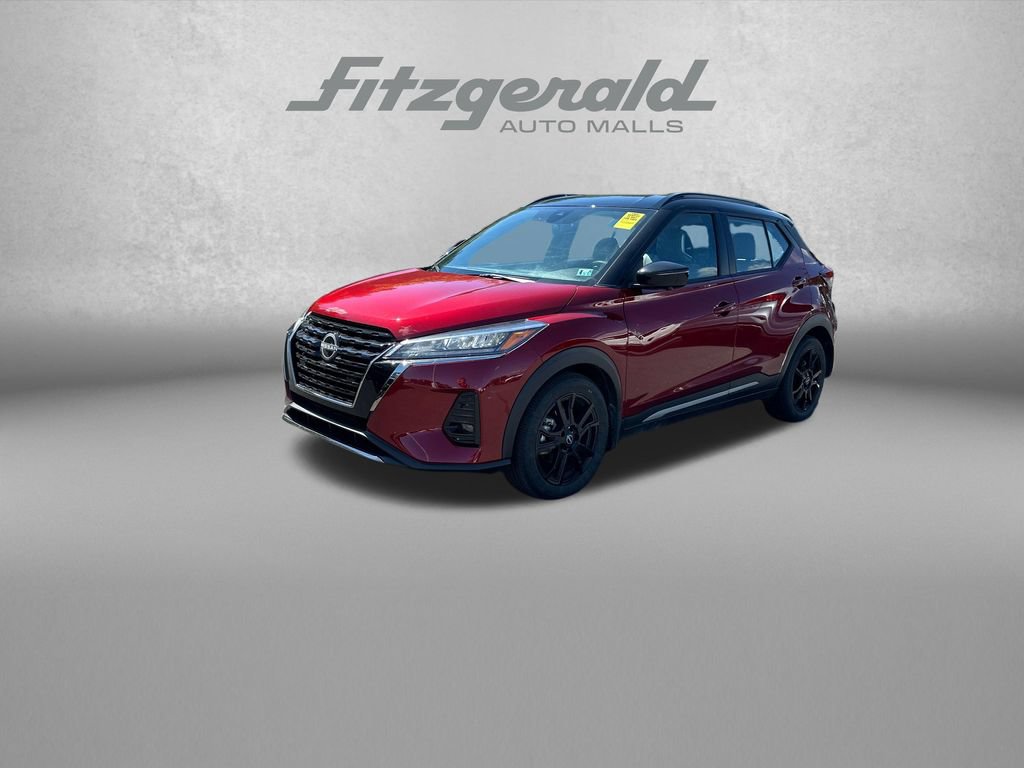 Used 2024 Nissan Kicks SR w/ SR Premium Package FWD image 3