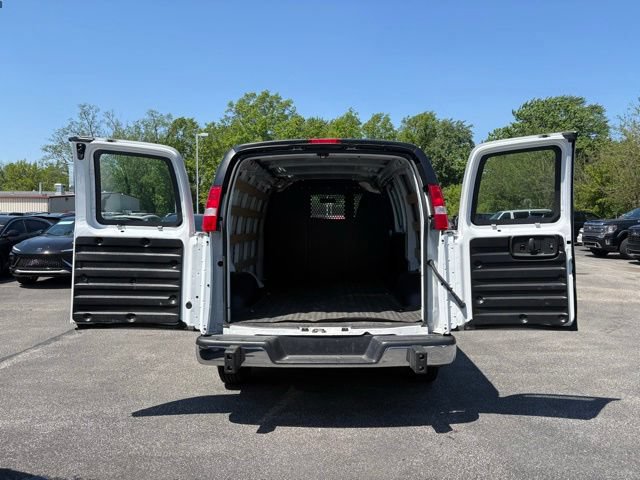 Used 2024 Chevrolet Express 2500 w/ Driver Convenience Package RWD image 7