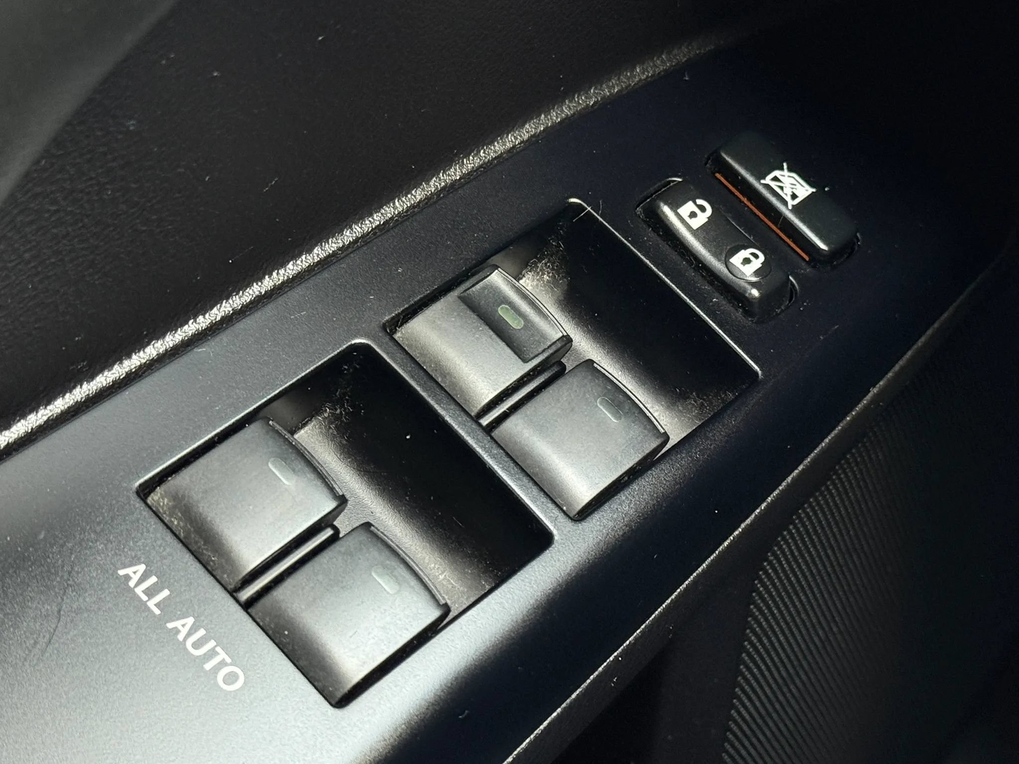 Used 2013 Lexus CT 200h w/ Premium Pkg w/Backup Camera FWD image 24