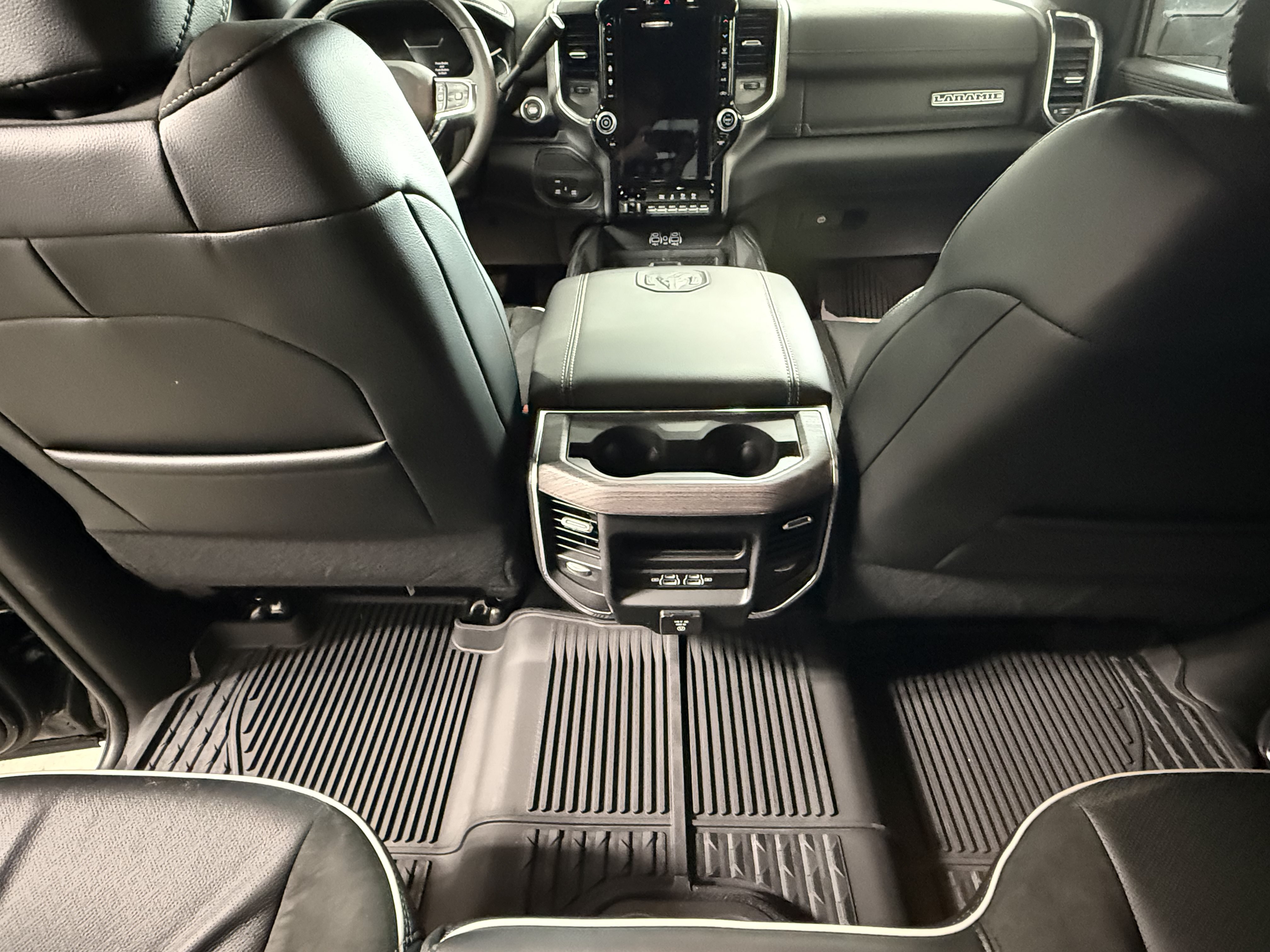New 2026 RAM 2500 Laramie AWD/4WD image 17