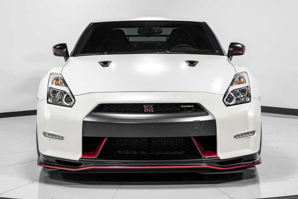 Used 2016 Nissan GT-R NISMO AWD/4WD image 9