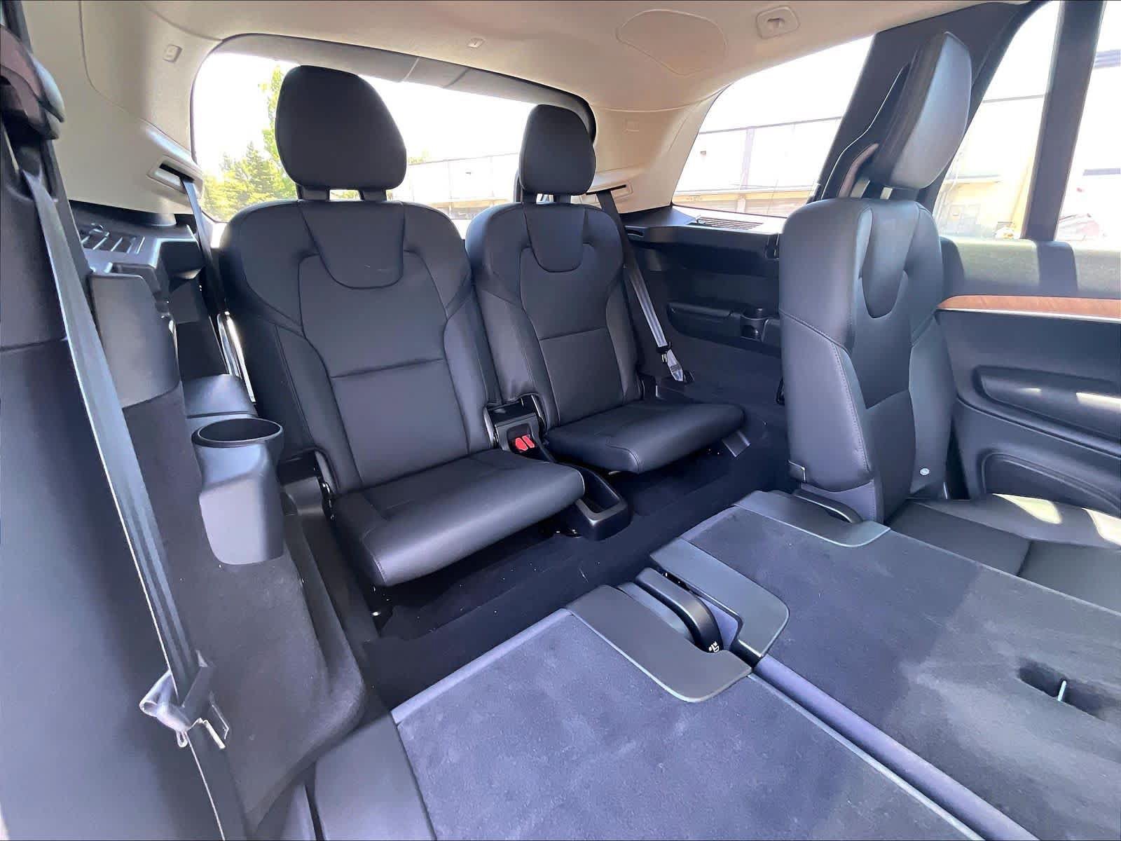 Used 2024 Volvo XC90 T8 Plus w/ Protection Package Premier AWD/4WD image 31