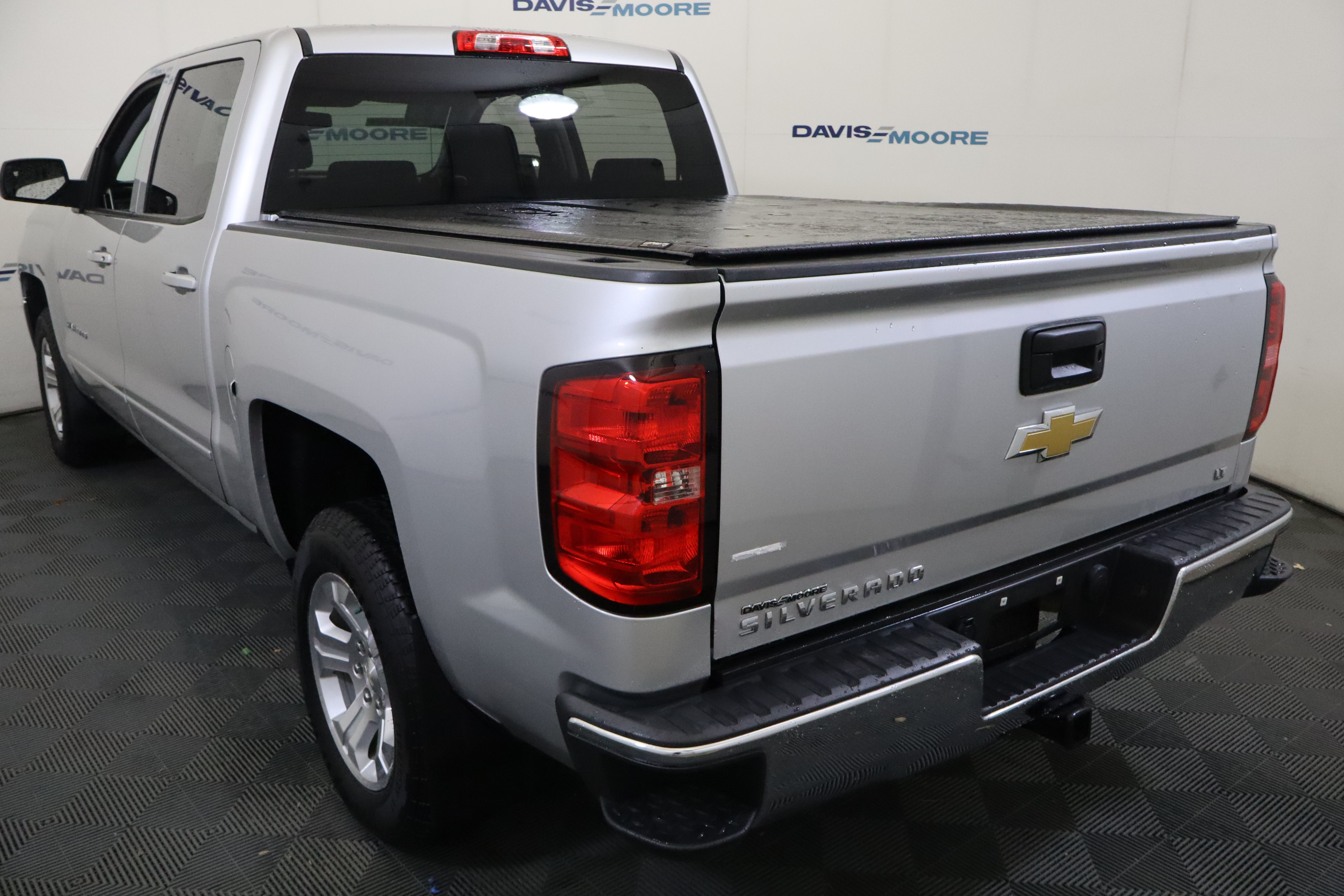 Used 2018 Chevrolet Silverado 1500 LT w/ All Star Edition AWD/4WD image 10