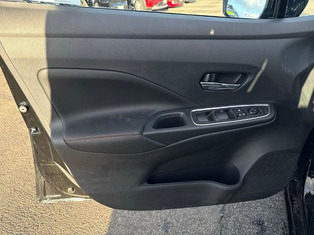 New 2025 Nissan Versa SR w/ Trunk Package image 18