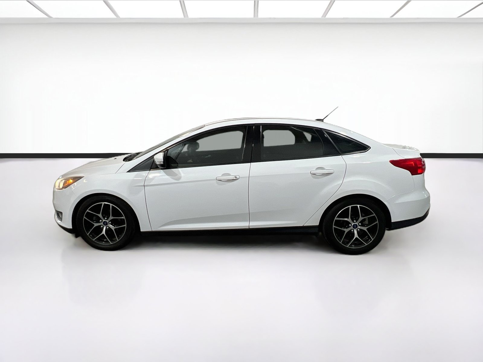 Used 2017 Ford Focus SEL FWD image 22
