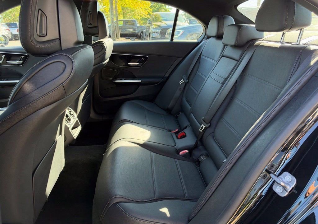 Used 2025 Mercedes-Benz C 300 4MATIC Sedan image 17