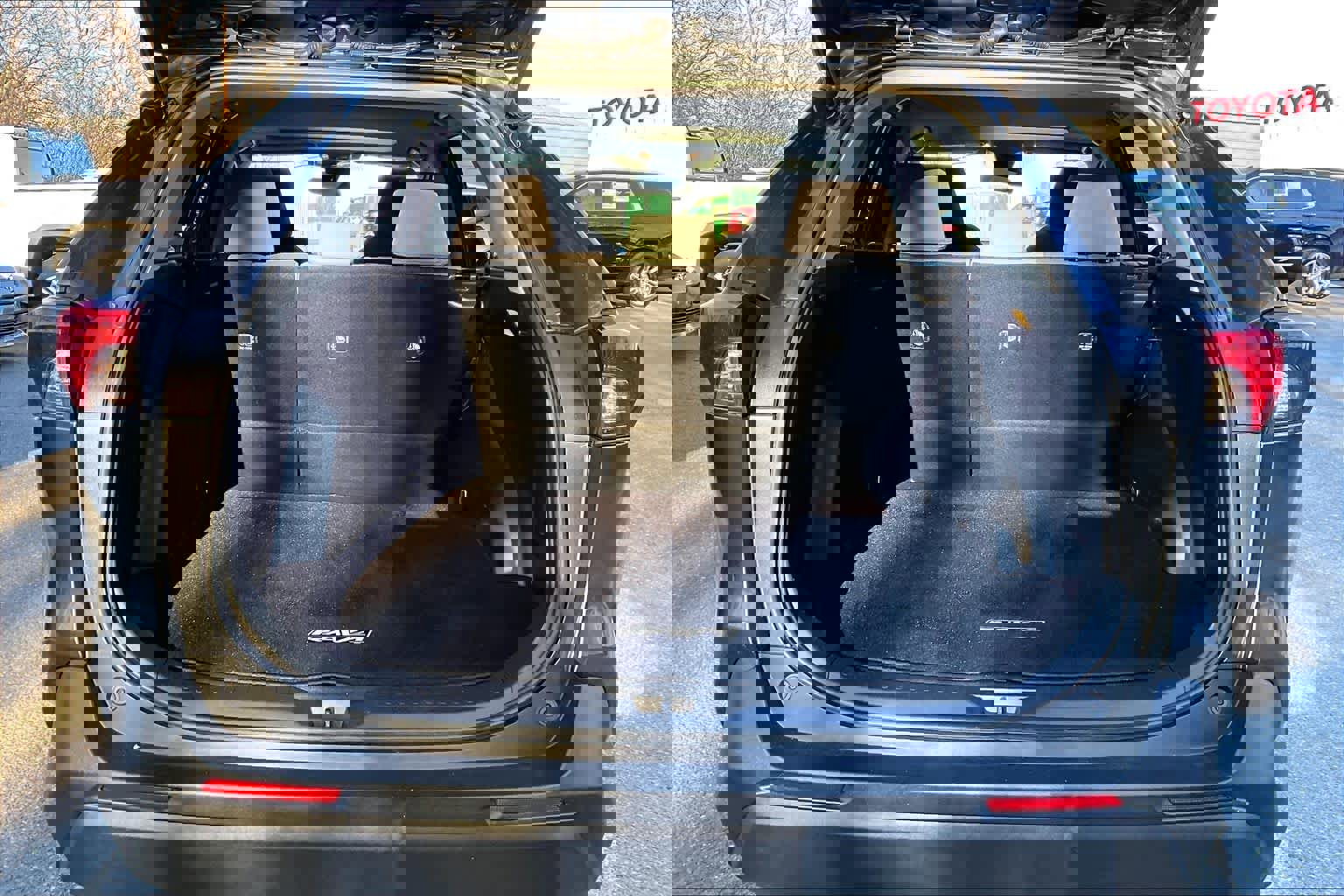 Used 2020 Toyota RAV4 XLE w/ Convenience Package AWD/4WD image 31