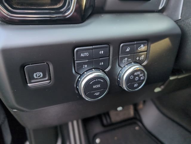 Used 2024 GMC Sierra 3500 AT4 w/ AT4 Premium Plus Package image 18