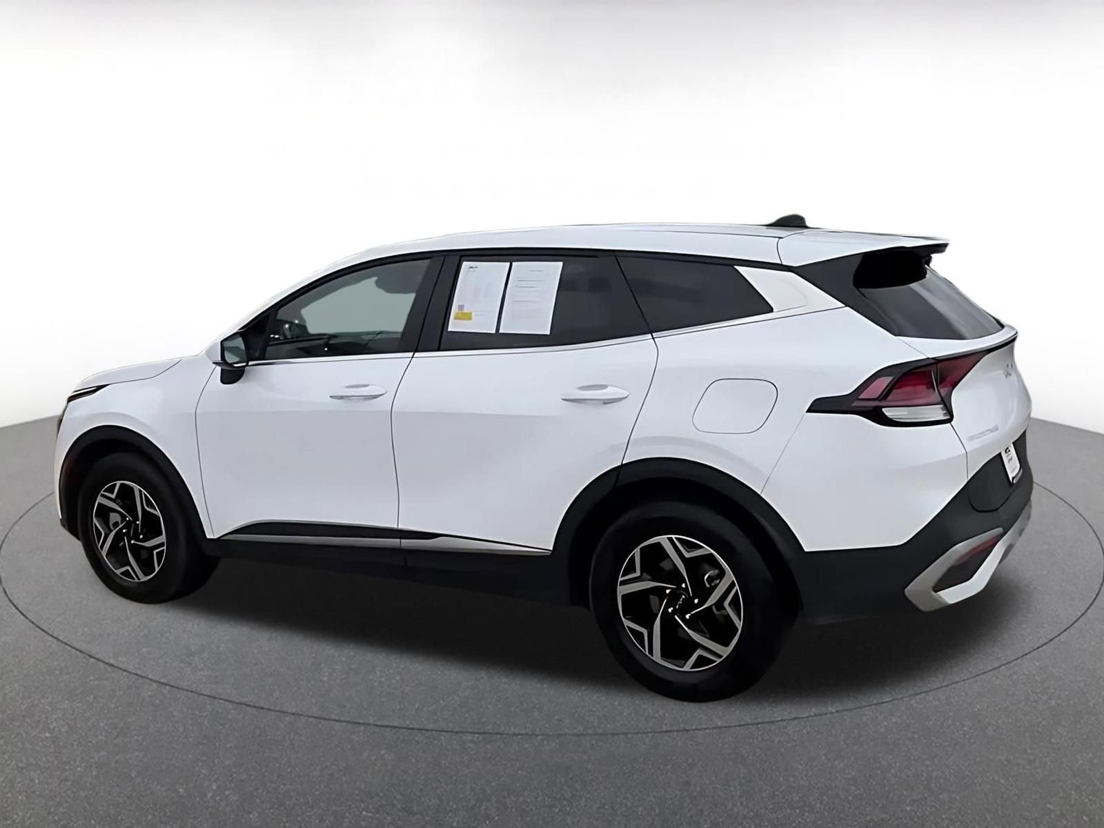 Used 2025 Kia Sportage LX FWD image 10