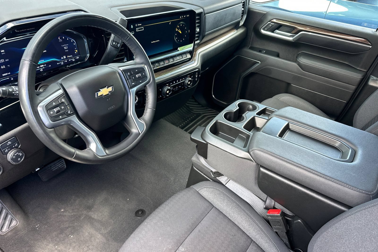 Used 2025 Chevrolet Silverado 1500 LT AWD/4WD image 9