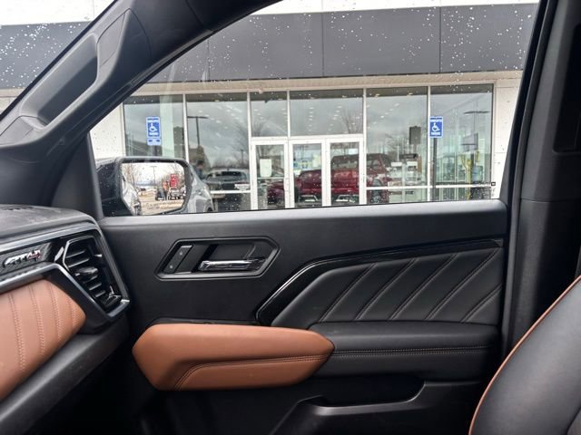 Used 2023 GMC Canyon AT4 w/ AT4 Premium Package image 12