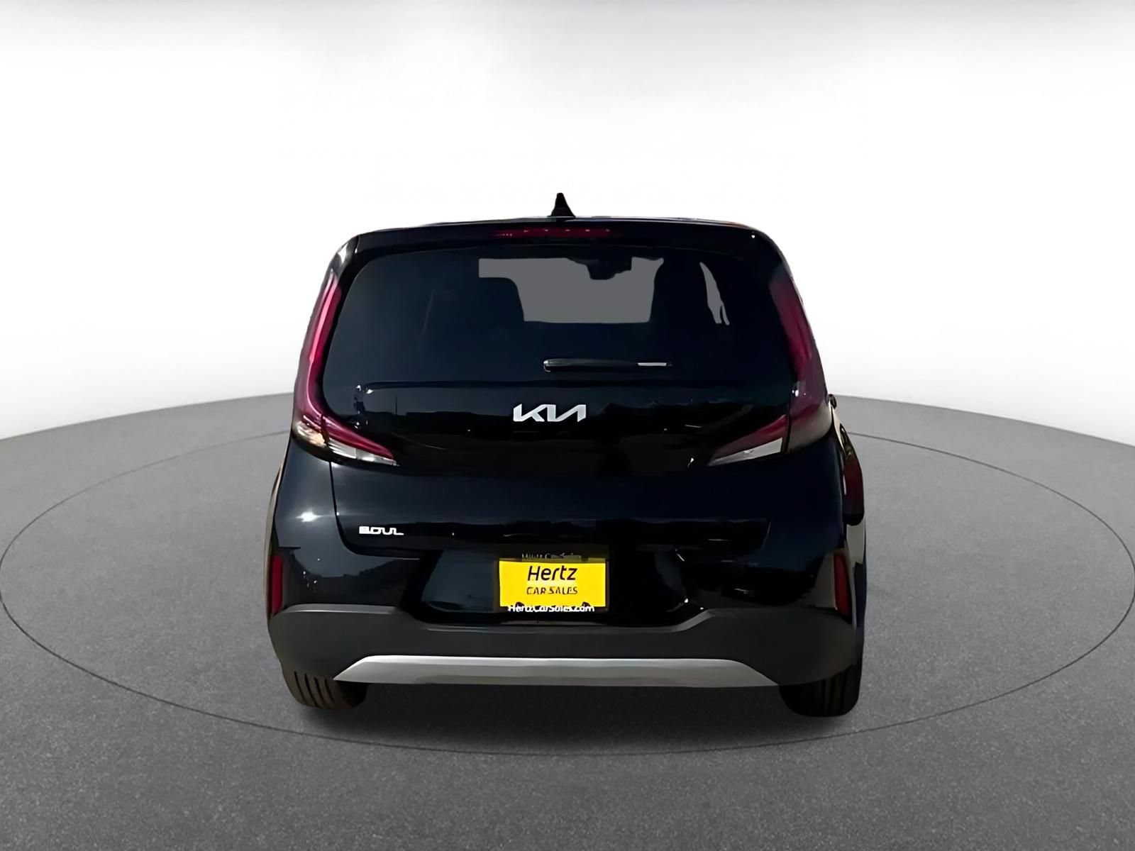 Used 2025 Kia Soul LX w/ LX Technology Package FWD image 10