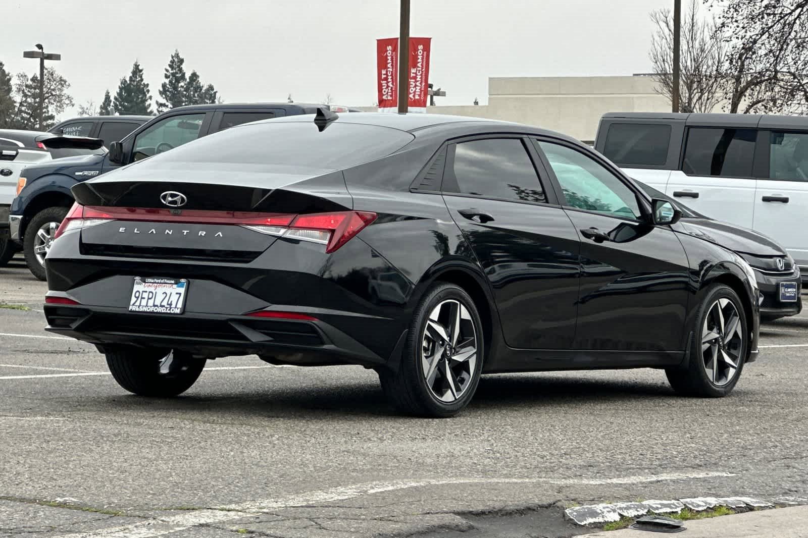 Used 2023 Hyundai Elantra SEL w/ Convenience Package video 2