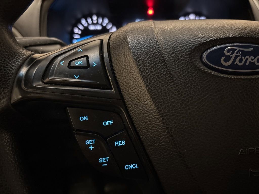 Used 2019 Ford Edge SE image 15