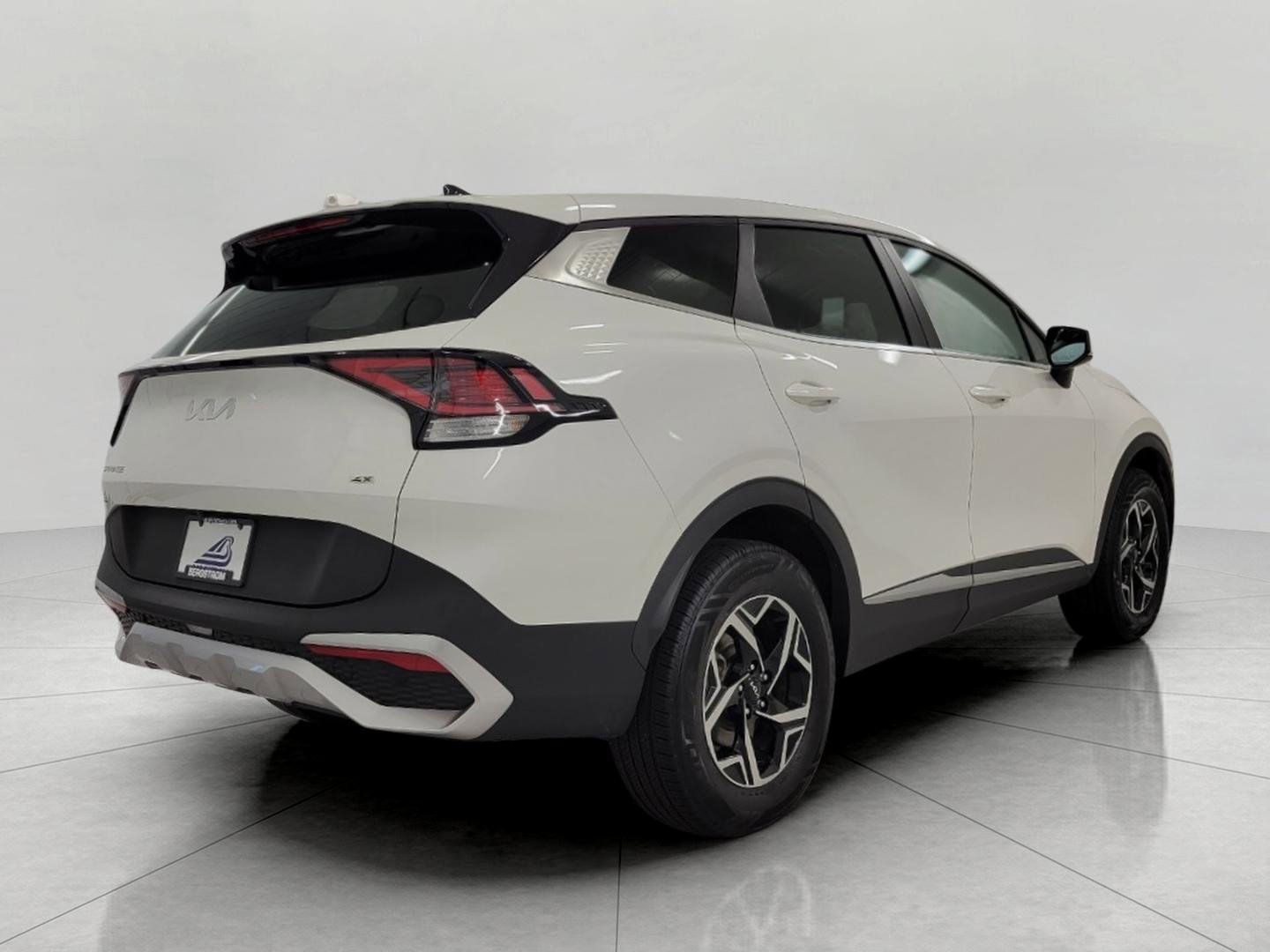 Used 2025 Kia Sportage LX image 19